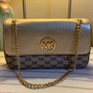 NWOT Michael Kors Shoulder Bag w/ Gold Chain Strap